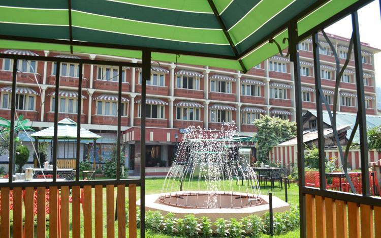 Shah Abbas Hotel At Dal Lake Srinagar (Jammu and Kashmir) Ngoại thất bức ảnh