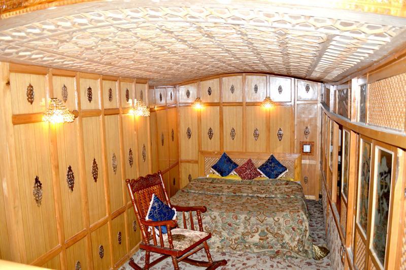 Shah Abbas Hotel At Dal Lake Srinagar (Jammu and Kashmir) Ngoại thất bức ảnh