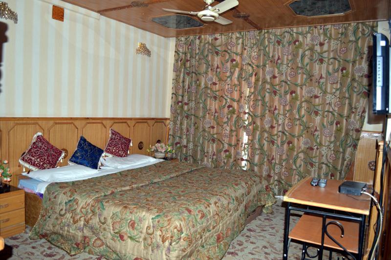 Shah Abbas Hotel At Dal Lake Srinagar (Jammu and Kashmir) Ngoại thất bức ảnh